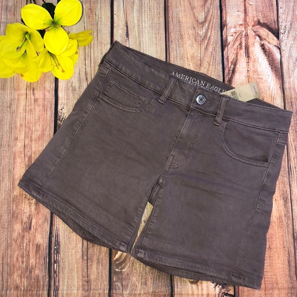 American Eagle Outfitters Pants - American Eagle midi shorts